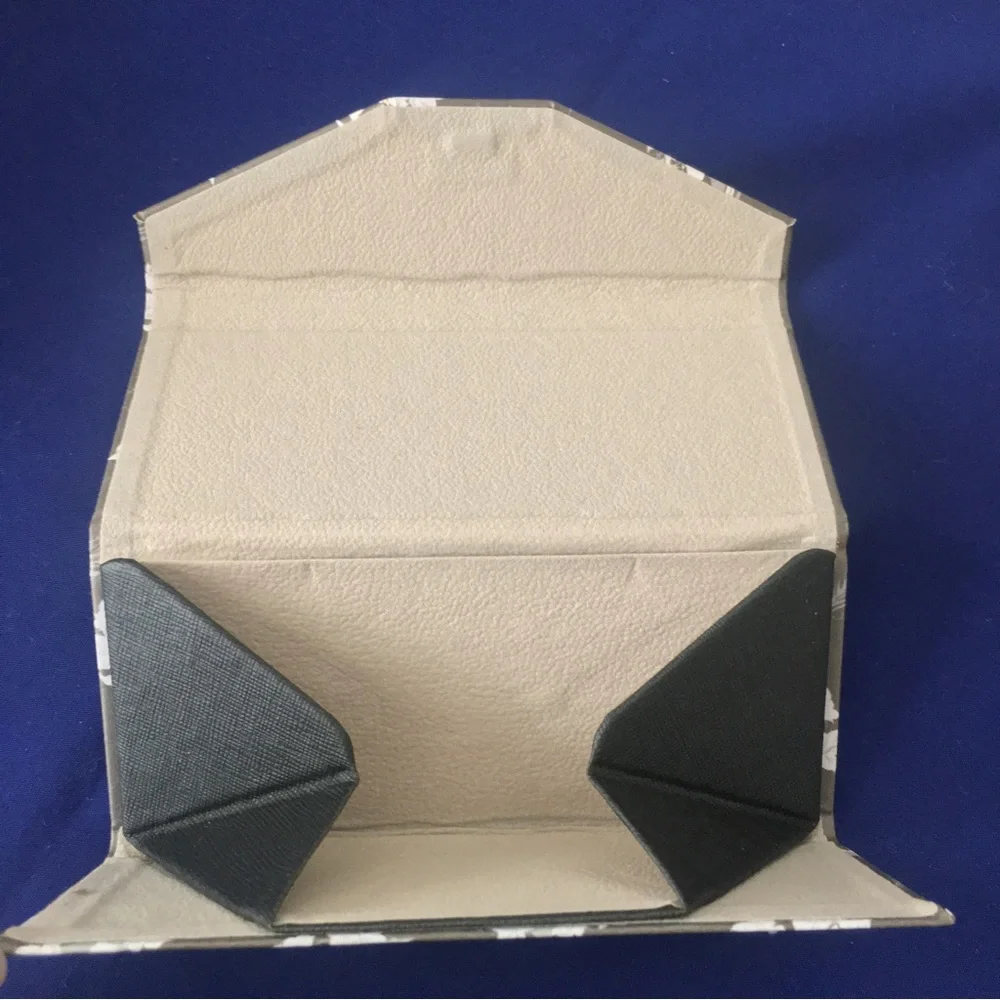 Collapsible Skull & Books Eyeglass Case